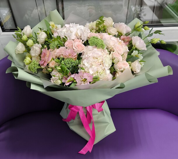 Гала-букет, артикул F1327824 - 9990 рублей, доставка по городу. Flawery - доставка цветов