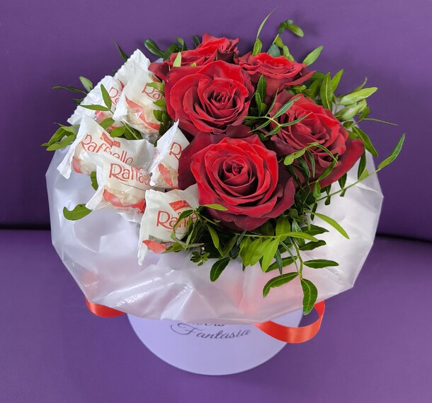 Подарок амура, артикул F1402121 - 3200 рублей, доставка по городу. Flawery - доставка цветов