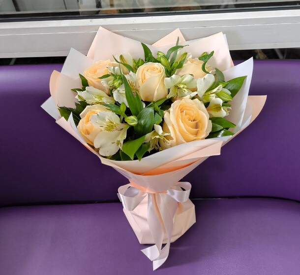 Букетик просто так, артикул F1432911 - 2400 рублей, доставка по городу. Flawery - доставка цветов