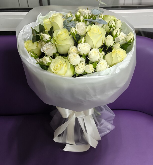 Букет микс из роз, артикул F1488876 - 4990 рублей, доставка по городу. Flawery - доставка цветов