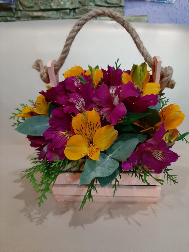 Лукошко, артикул F53205 - 2300 рублей, доставка по городу. Flawery - доставка цветов