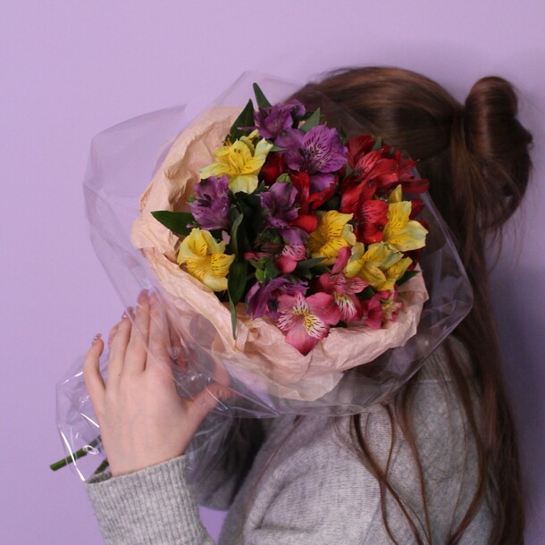 Букет альстромерии, 7 штучек, артикул F1490614 - 2810 рублей, доставка по городу. Flawery - доставка цветов