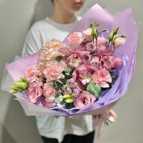 Авторский букет: орхидея | гортензия | эустома, артикул F1353813 - 10650 рублей, доставка по городу. Flawery - доставка цветов