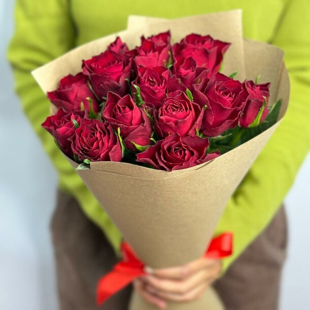 15 красных роз, артикул F1353822 - 9515 рублей, доставка по городу. Flawery - доставка цветов