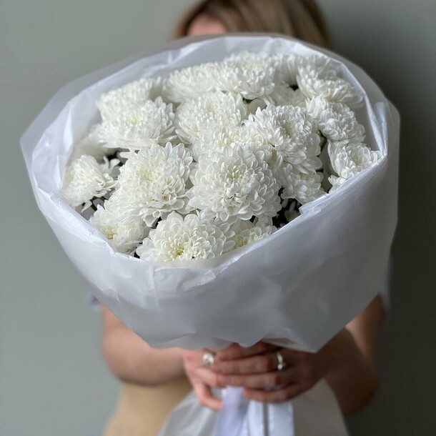 Хризантемы кустовые 5 белоснежные, артикул F1353827 - 3491 рублей, доставка по городу. Flawery - доставка цветов