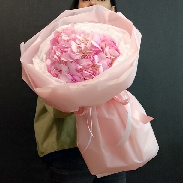 Гортензия розовая, артикул F1354049 - 3215 рублей, доставка по городу. Flawery - доставка цветов