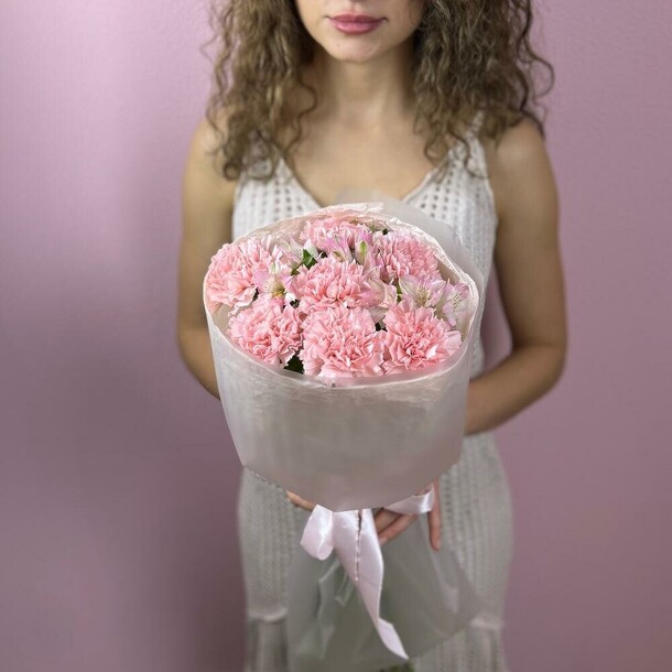 Букет из альстромерий и гвоздик/диантусов, артикул F1354176 - 7531 рублей, доставка по городу. Flawery - доставка цветов