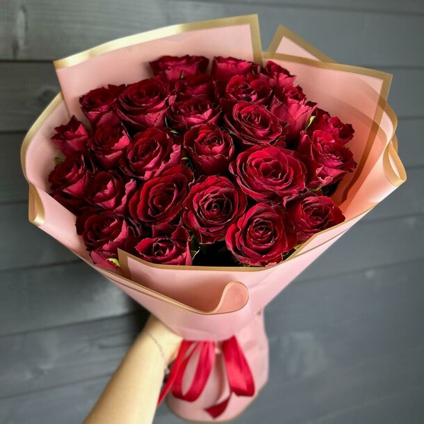 25 роз, артикул F1354228 - 15146 рублей, доставка по городу. Flawery - доставка цветов
