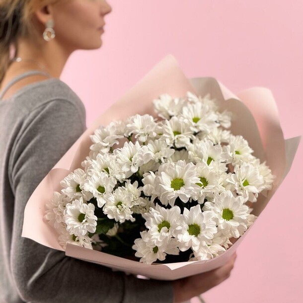 5 кустовых хризантем ромашек, артикул F1354334 - 3722 рублей, доставка по городу. Flawery - доставка цветов