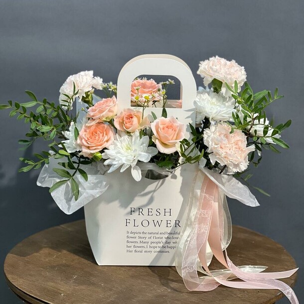 Цветы моей маме, артикул F1354409 - 7846 рублей, доставка по городу. Flawery - доставка цветов