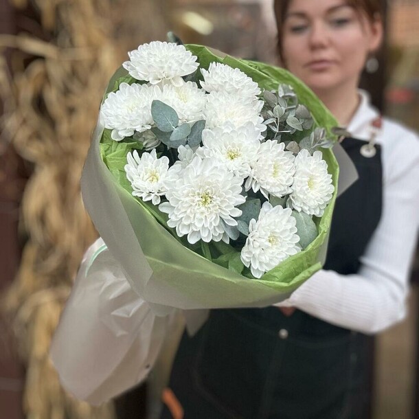 Хризантема в стильном оформлении, артикул F1354440 - 4546 рублей, доставка по городу. Flawery - доставка цветов