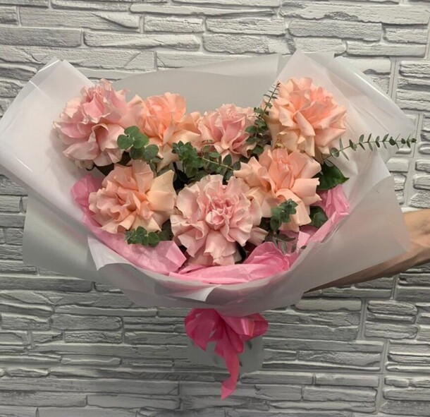 Букет из французских ароматных кремовых роз, артикул F1350709 - 7216 рублей, доставка по городу. Flawery - доставка цветов