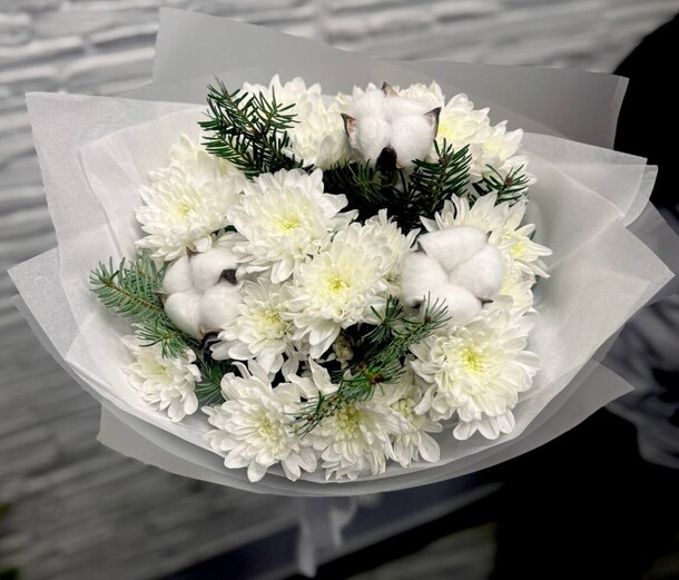 Букет из хризантем, артикул F1350760 - 4848 рублей, доставка по городу. Flawery - доставка цветов