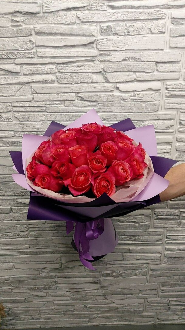 Букет комплимент, артикул F1350846 - 12643 рублей, доставка по городу. Flawery - доставка цветов