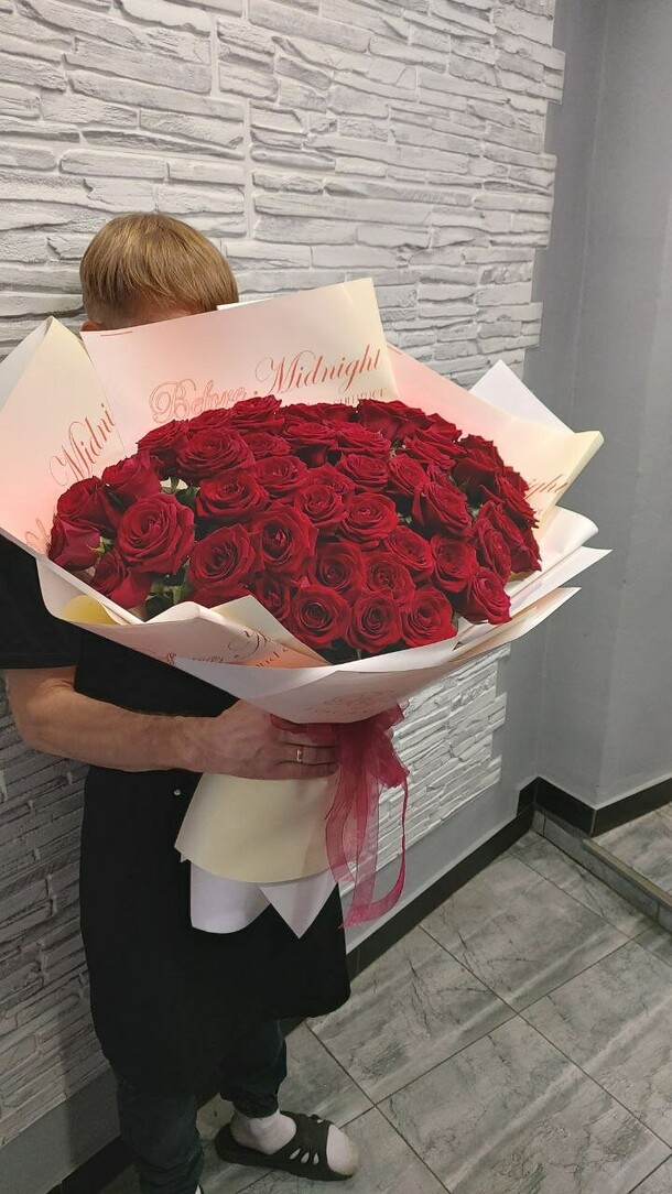 Букет 51 роза, артикул F1350882 - 20193 рублей, доставка по городу. Flawery - доставка цветов