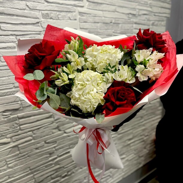 Букет " пламя страсти", артикул F1351121 - 8136 рублей, доставка по городу. Flawery - доставка цветов