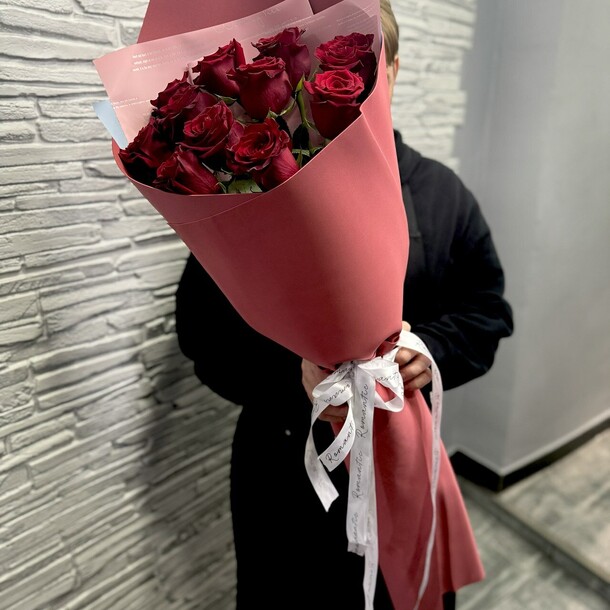 Гигант из 11 роз, артикул F1351247 - 6889 рублей, доставка по городу. Flawery - доставка цветов