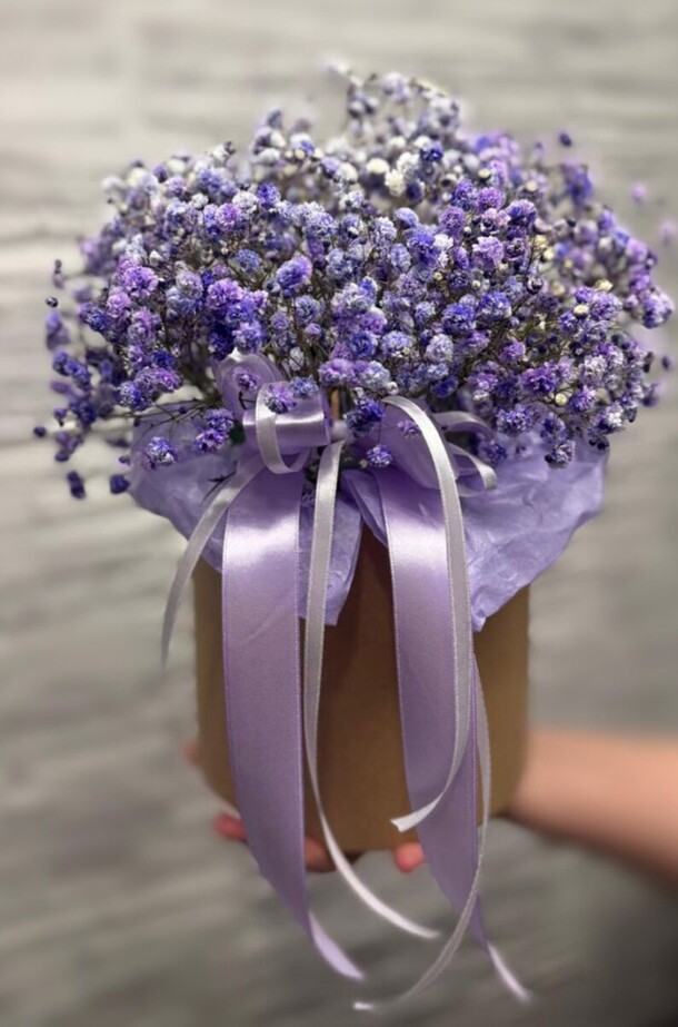 Гипсофил в шляпной коробке, артикул F1365077 - 3203 рублей, доставка по городу. Flawery - доставка цветов