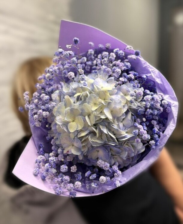 Букет гортензия с гипсофилой, артикул F1365895 - 2592 рублей, доставка по городу. Flawery - доставка цветов