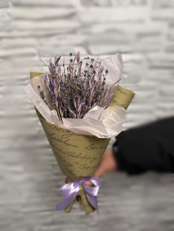 Букетик из лаванды, артикул F1366431 - 1304 рублей, доставка по городу. Flawery - доставка цветов