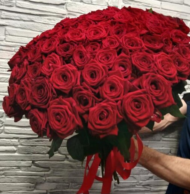 Букет 101 роза рэд наоми, артикул F1368571 - 39248 рублей, доставка по городу. Flawery - доставка цветов