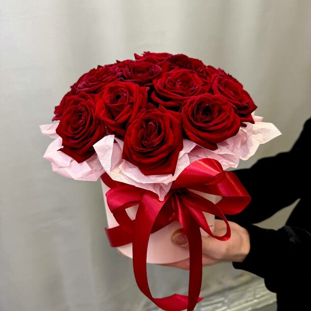 Цветы в коробке страсть, артикул F1384715 - 9277 рублей, доставка по городу. Flawery - доставка цветов