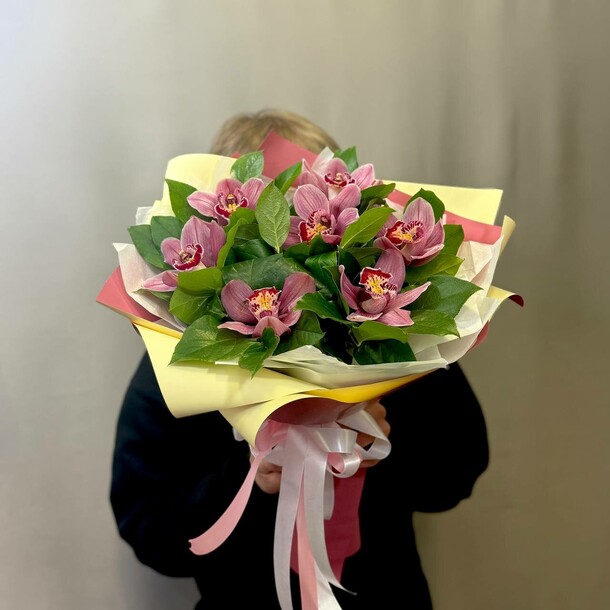 Букет орхидея, артикул F1389373 - 5713 рублей, доставка по городу. Flawery - доставка цветов