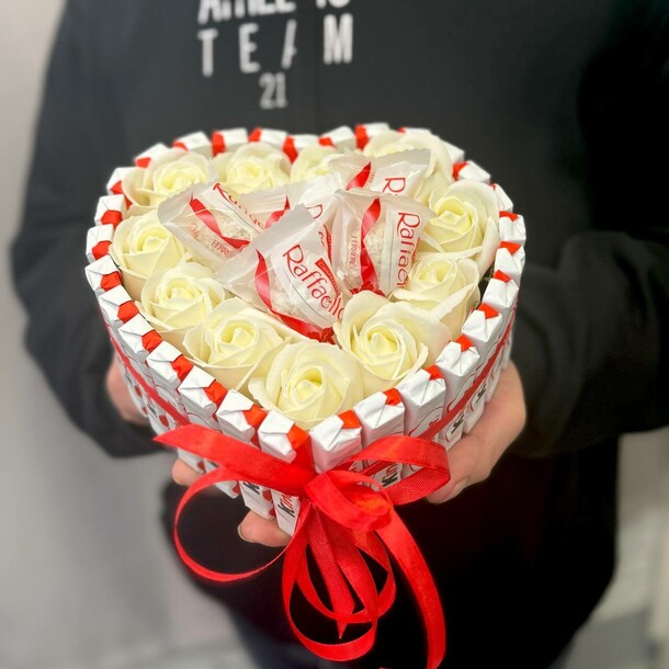 Сладкий подарок киндер 🎁, артикул F1400367 - 2923 рублей, доставка по городу. Flawery - доставка цветов