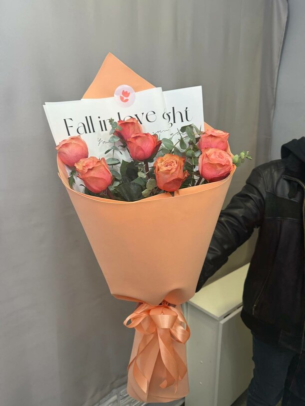 Букет роз пионовидных кахала 🎁, артикул F1400813 - 5471 рублей, доставка по городу. Flawery - доставка цветов