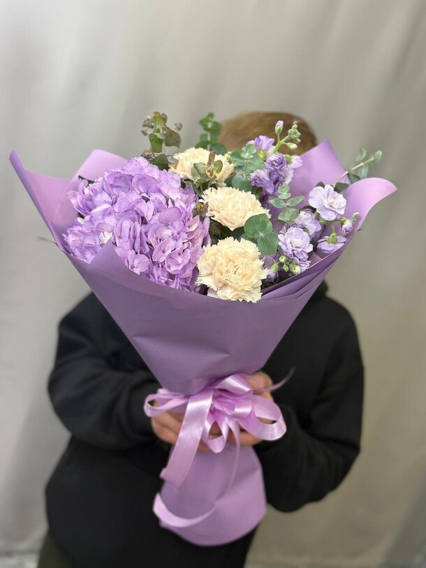 Букет гортензия диантус и маттиола, артикул F1406617 - 4527 рублей, доставка по городу. Flawery - доставка цветов