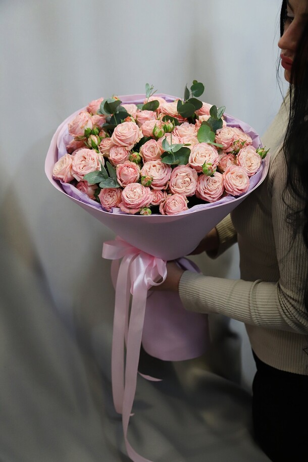 Букет кустовая роза, артикул F1434166 - 10296 рублей, доставка по городу. Flawery - доставка цветов