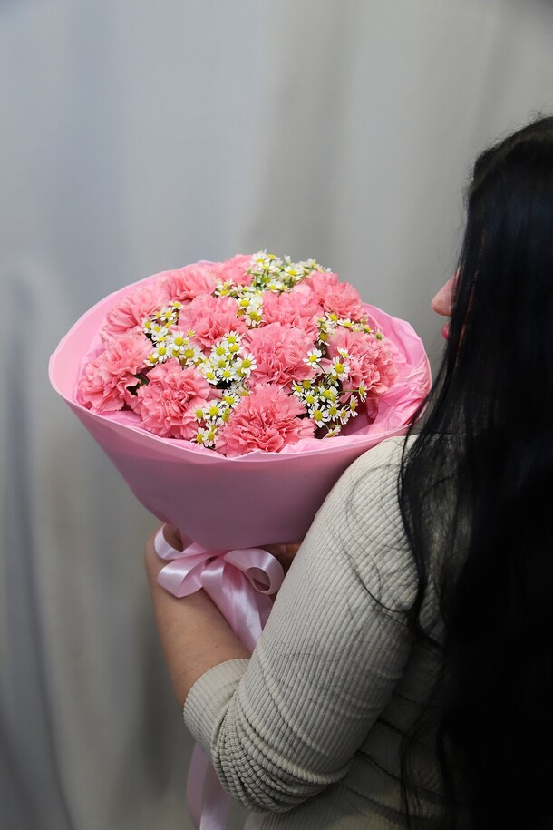 Букет танацетум и диантус, артикул F1436190 - 5223 рублей, доставка по городу. Flawery - доставка цветов