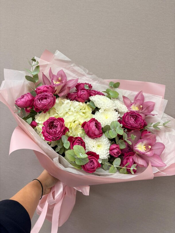 Букет орхидея гортензия  роза, артикул F1472906 - 10552 рублей, доставка по городу. Flawery - доставка цветов