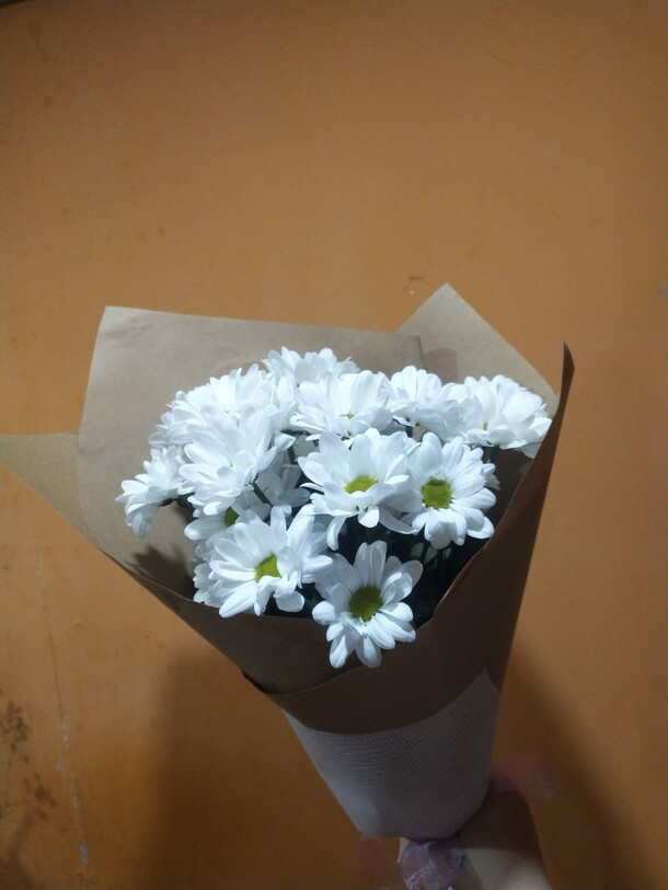 Букет комплимент 2, артикул F1350227 - 2990 рублей, доставка по городу. Flawery - доставка цветов