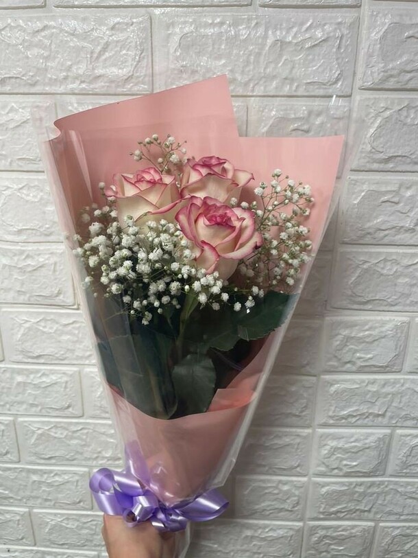 Букет комплимент 3, артикул F1350438 - 2636 рублей, доставка по городу. Flawery - доставка цветов