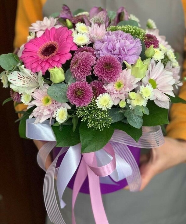 Яркий привет, артикул F1350581 - 10502 рублей, доставка по городу. Flawery - доставка цветов