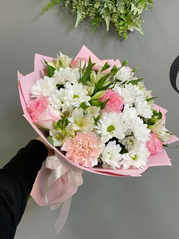 Букет нежный поцелуй, артикул F1350585 - 8452 рублей, доставка по городу. Flawery - доставка цветов