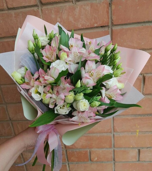 Букет алиса, артикул F1350642 - 8492 рублей, доставка по городу. Flawery - доставка цветов