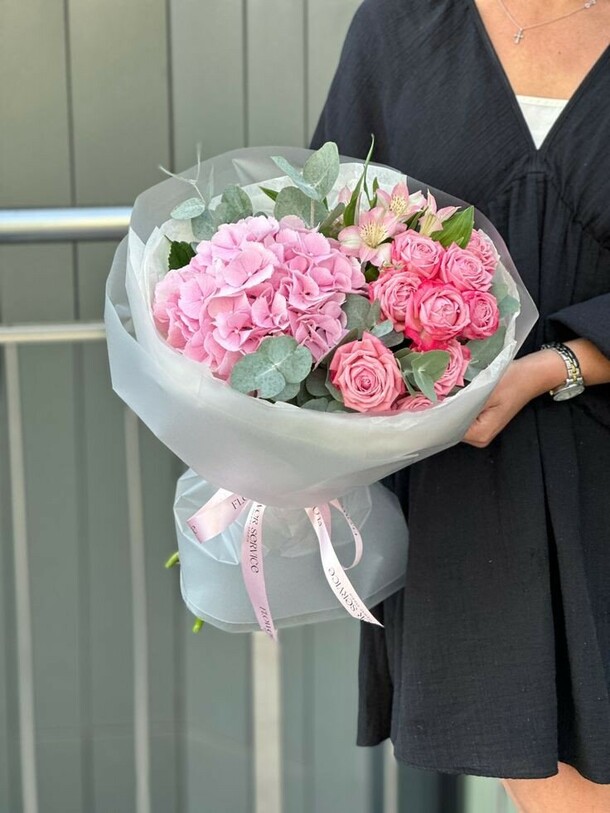 Букет грация, артикул F1354711 - 6642 рублей, доставка по городу. Flawery - доставка цветов