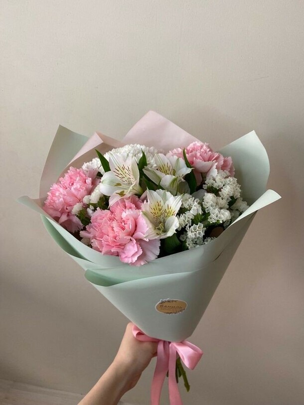 Комплимент, артикул F1354886 - 3421 рублей, доставка по городу. Flawery - доставка цветов