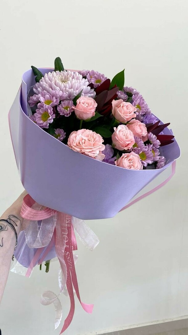Букет сиреневый, артикул F1356468 - 4831 рублей, доставка по городу. Flawery - доставка цветов