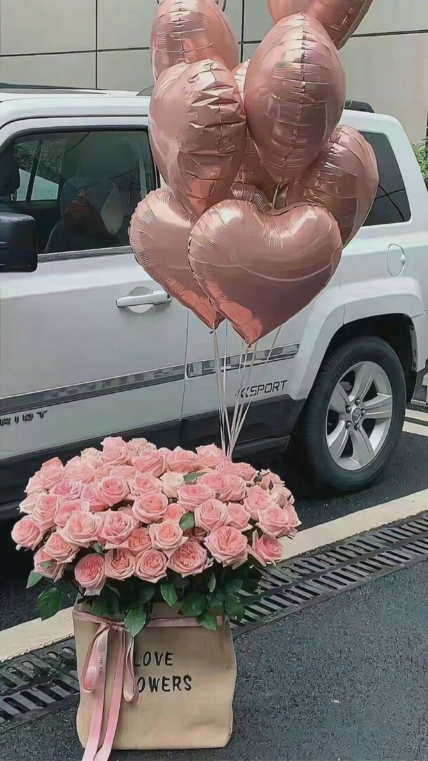 Сердечные розы, артикул F1357780 - 22614 рублей, доставка по городу. Flawery - доставка цветов