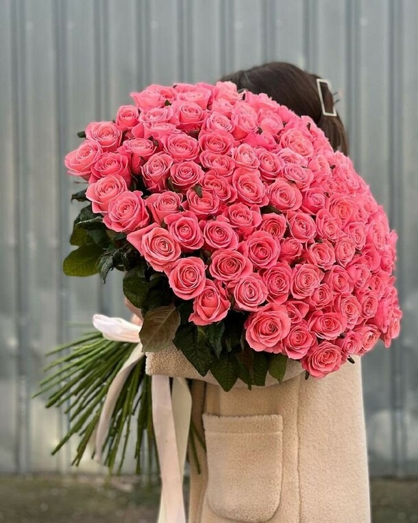 Розовая роза 101шт, артикул F1363413 - 67216 рублей, доставка по городу. Flawery - доставка цветов