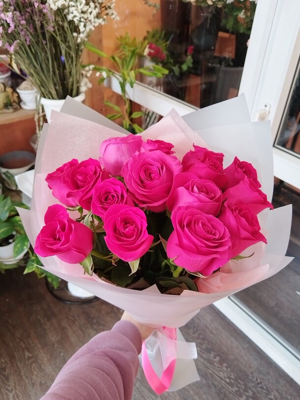 Малиновые розы 15шт, артикул F1366451 - 11966 рублей, доставка по городу. Flawery - доставка цветов