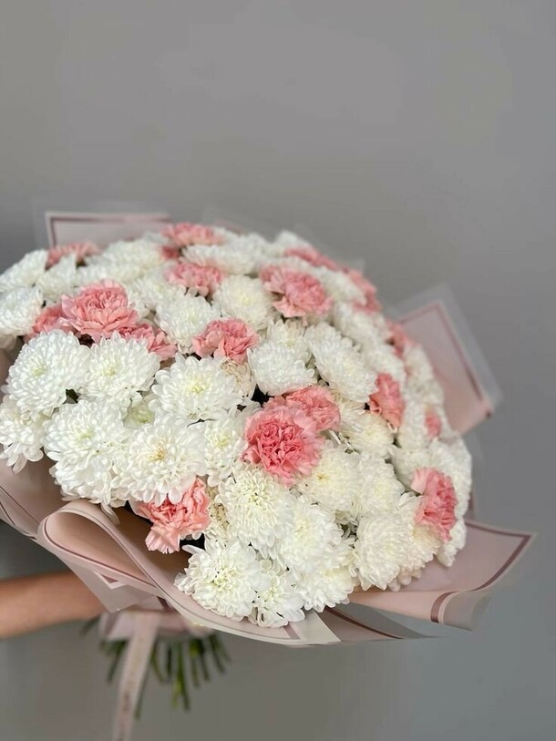 Хризантема и диантус, артикул F1369129 - 17090 рублей, доставка по городу. Flawery - доставка цветов