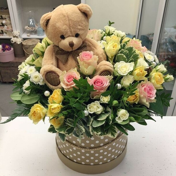 Цветочная клумба, артикул F1374625 - 20897 рублей, доставка по городу. Flawery - доставка цветов