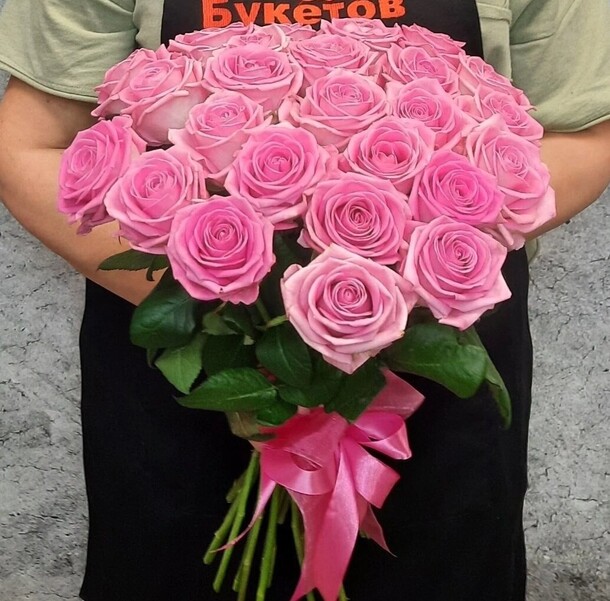 25 нежно-розовых роз, артикул F1412109 - 11160 рублей, доставка по городу. Flawery - доставка цветов