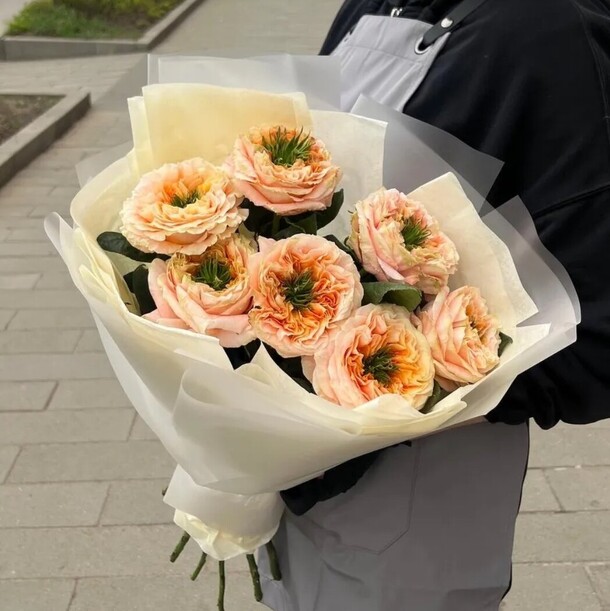 Букет из роз мелон экспрешен (7 шт), артикул F1462880 - 3990 рублей, доставка по городу. Flawery - доставка цветов