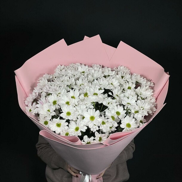 Букет из ромашек хризантем, артикул F1381187 - 5727 рублей, доставка по городу. Flawery - доставка цветов