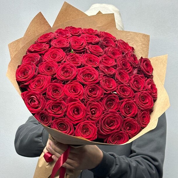 51 красная роза, артикул F1404109 - 9909 рублей, доставка по городу. Flawery - доставка цветов